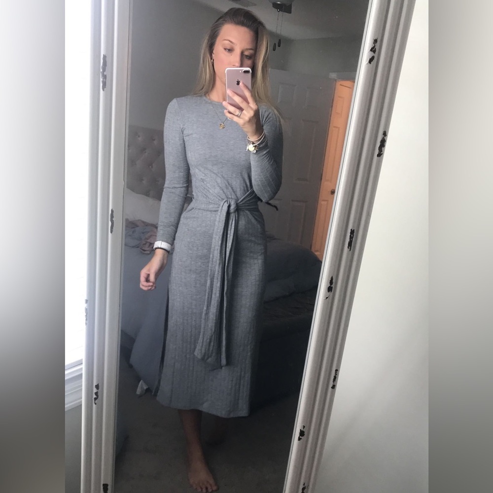 Grey sweater dress, light weight with tie around waist